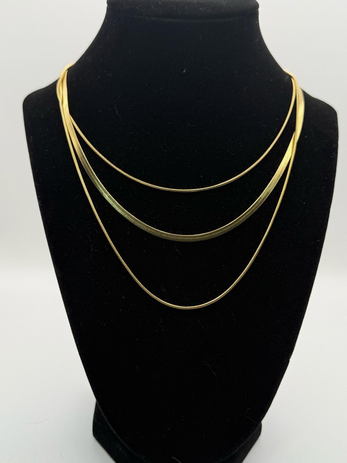 NECKLACE-COLLAR THREE