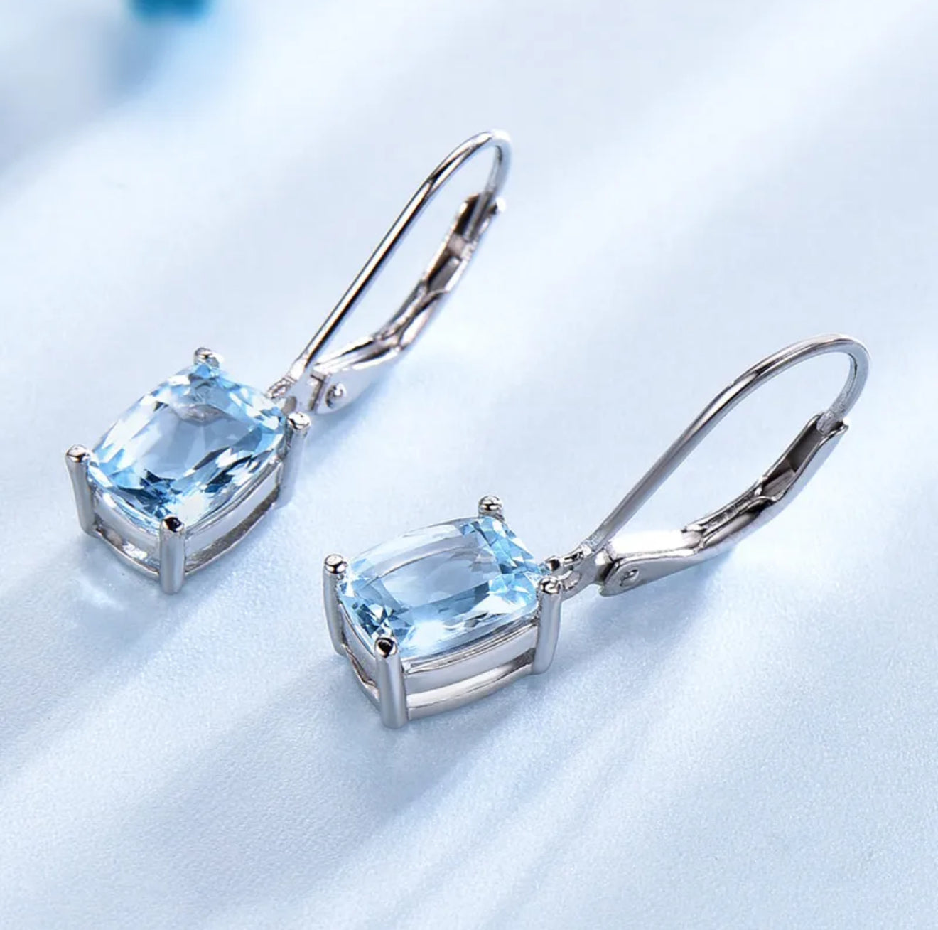 EARRINGS  AUGUST MOON